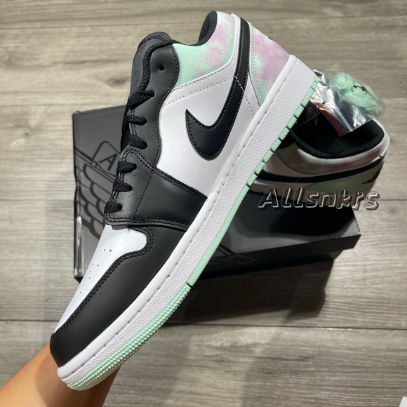 Air Jordan 1 Low Green Cloud🪸 - Picture 3 of 10